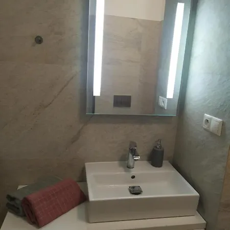 Apartment Krasny S Vyhladmi V Historickom Centre Bratislava
