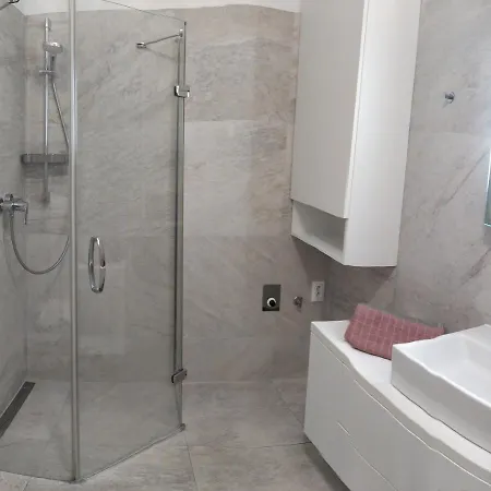 דירה Krasny S Vyhladmi V Historickom Centre