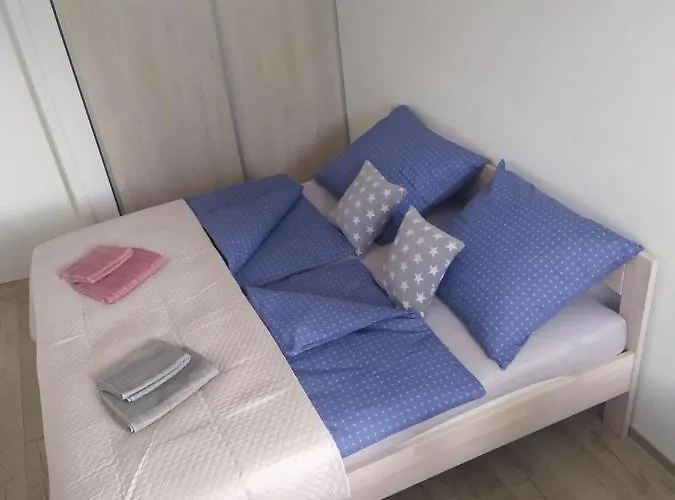 Krasny S Vyhladmi V Historickom Centre * Bratislava