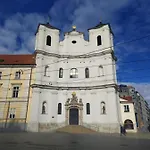 Апартаменти Krasny S Vyhladmi V Historickom Centre *